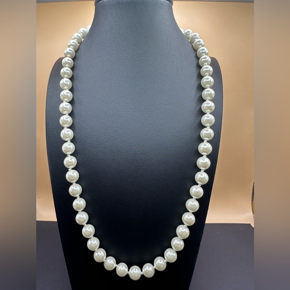 Charter Club Faux Glass Pearl Necklace 18” Gold Tone Classy Classic Old Money - Picture 1 of 10